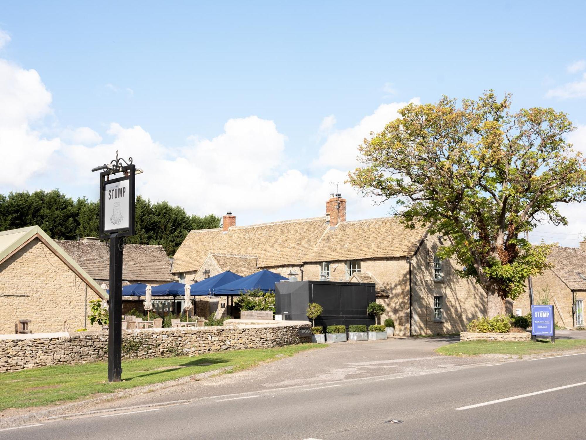 The Stump Hotel Cirencester Buitenkant foto